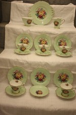 52 NB1139 Vintage Imperial China Tea Set Green Floral 22ct Gold Trim Beautiful