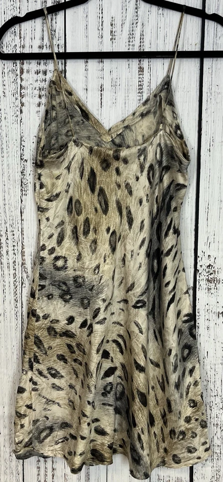 CAMISÓN CON ESTAMPADO DE LEOPARDO AUGUST SILK, peluche, camisa, tonos marrones, S Foto 2 de 4