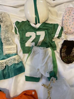HUGE LOT OF VINTAGE CABBAGE PATCH DOLL CLOTHES, Hats, Shoes  Huge Lot Of Vintage Cabbage Patch Doll Clothes Diapers Shoes Socks main image 0