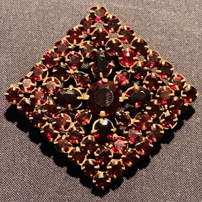 1900s Art Nouveau Silver Brooch Bohemian Pyrope Garnet