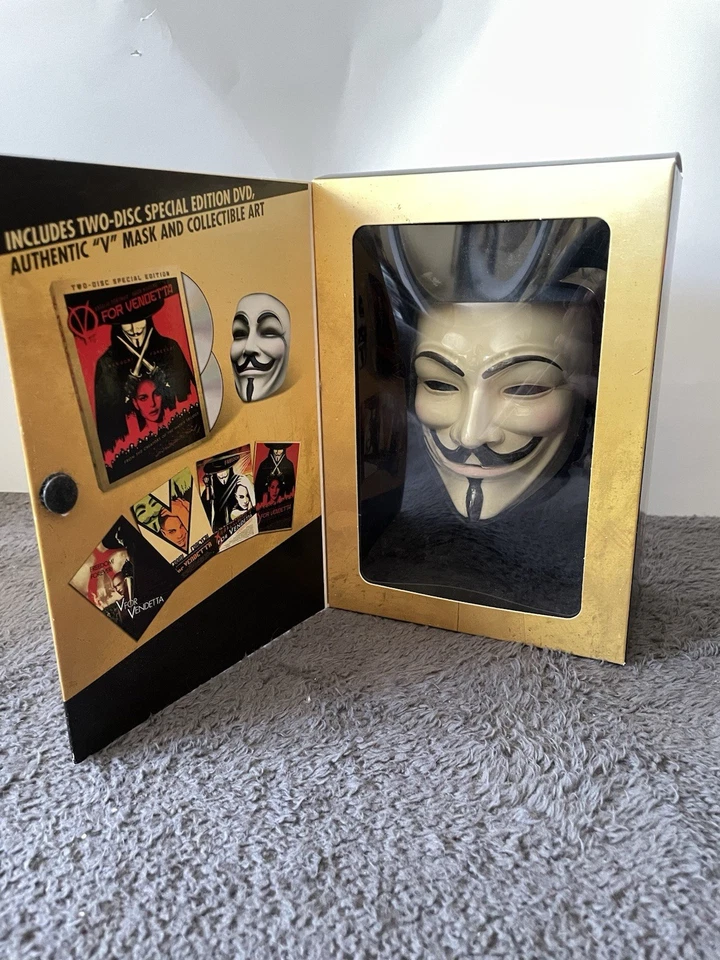 V for Vendetta 2-Disc Collector’s Edition with V Mask & Collectible Art - Rare - Image 2 of 3