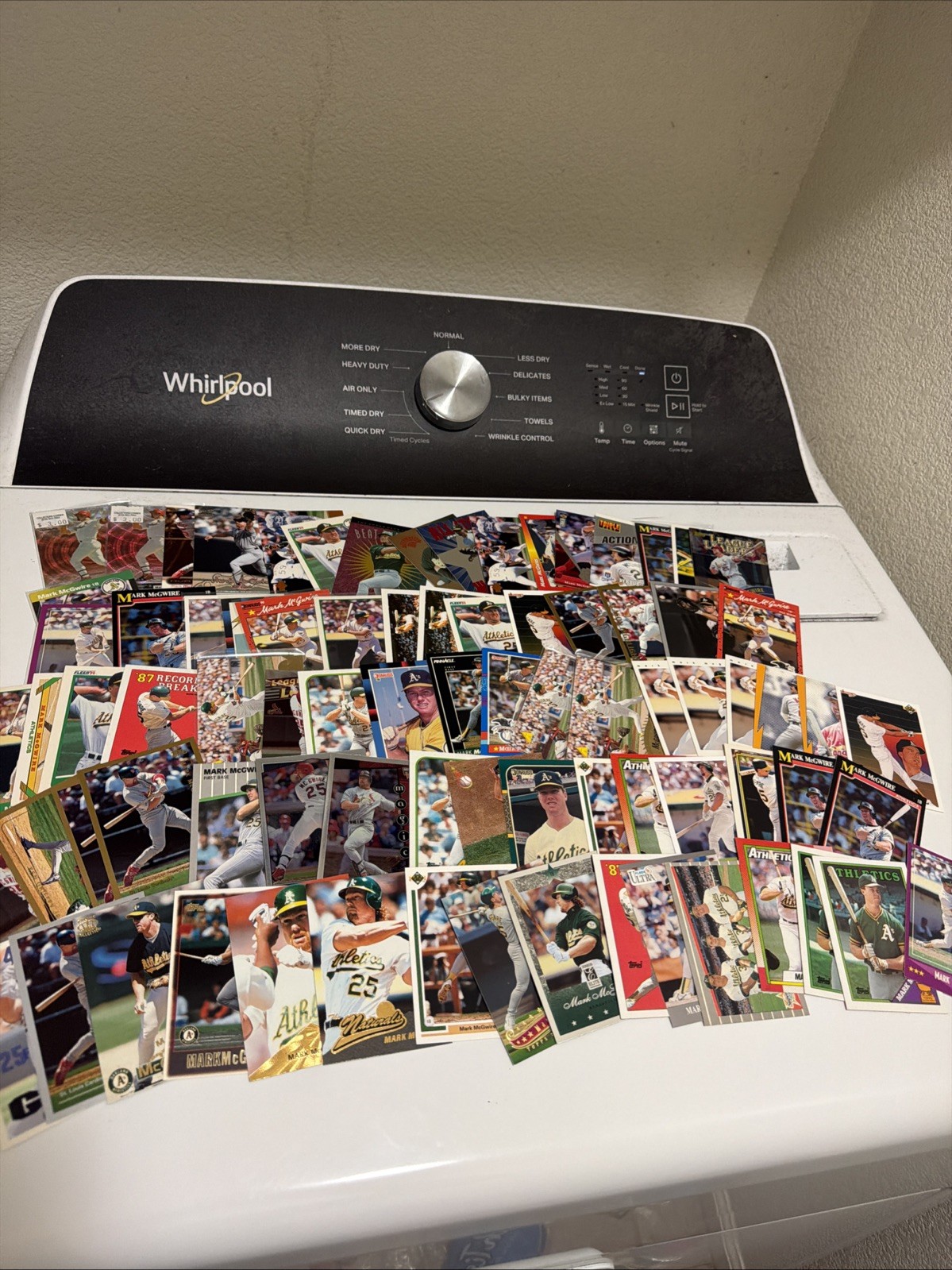 Mark McGwire Lot Of (80) Cards Oakland As St Louis Cardinals