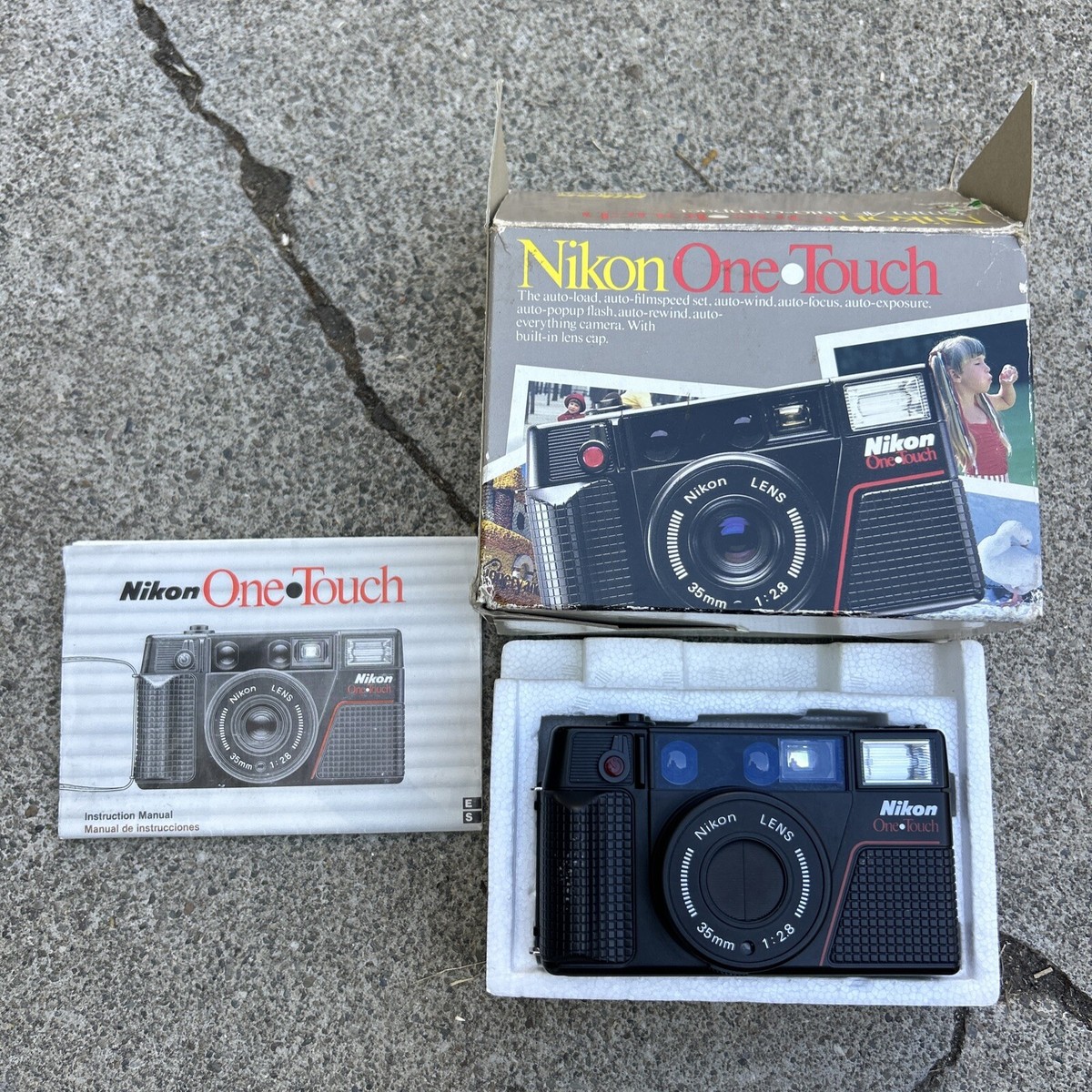 Nikon 35mm L35 Camera Point Shoot Film AD2 & f⁄2.8 AD ⁄ L35AF