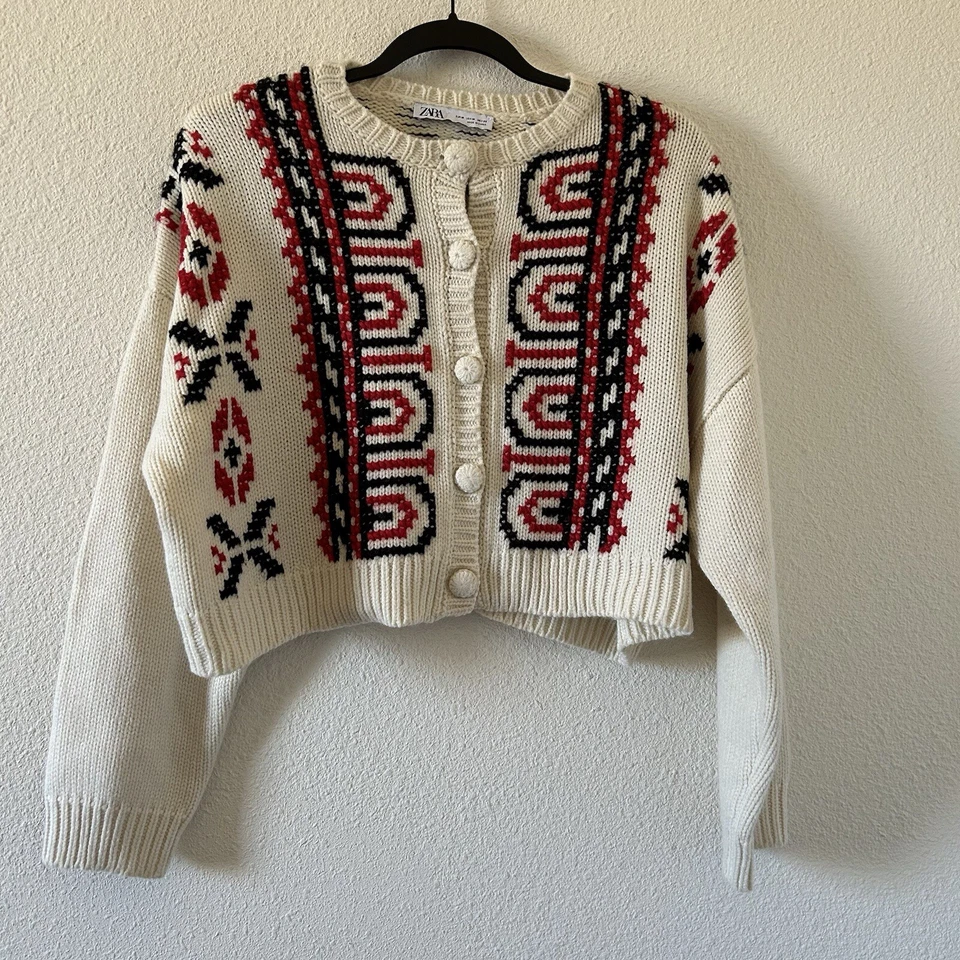 Zara Women’s Knit Cropped Cardigan Sz Medium Cream Button Front grandma Cozy