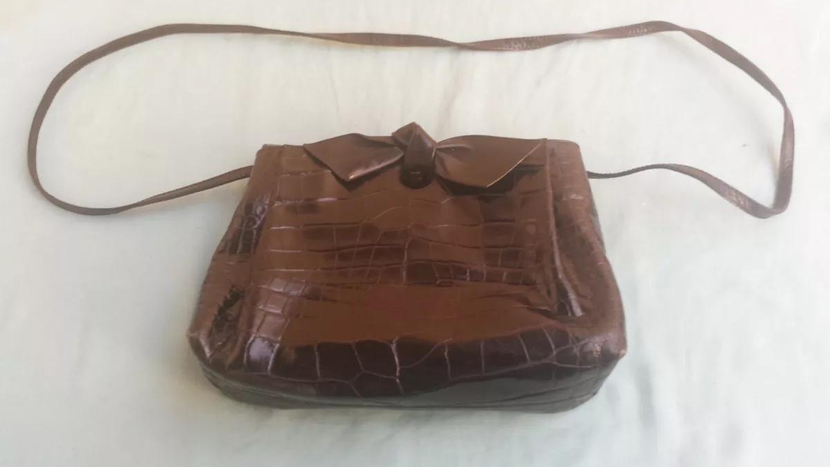 Furla nera shop