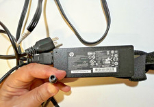 Wall charger genuine HP adapter PPP012S-C, 100-240V to 19.5V power supply, NEW