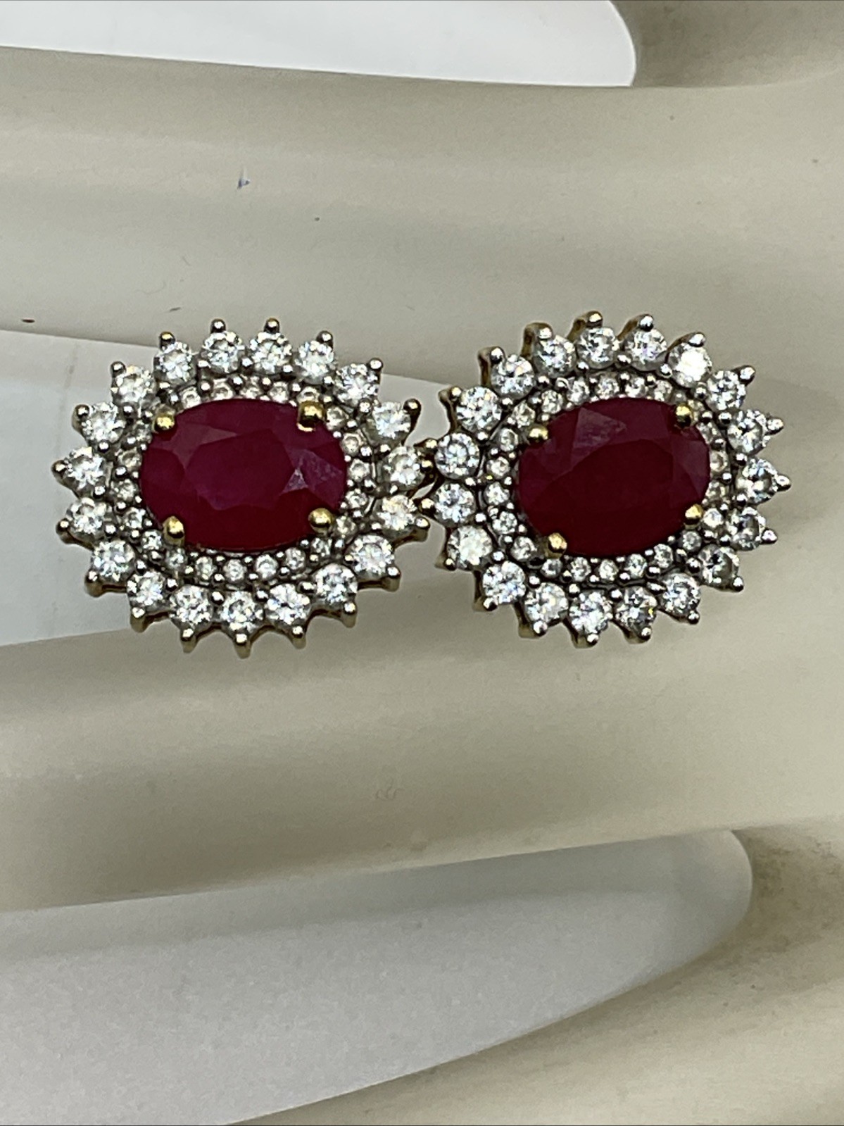VINTAGE HANDMADE Solid 18K Yellow Gold Ruby & Dia… - image 2
