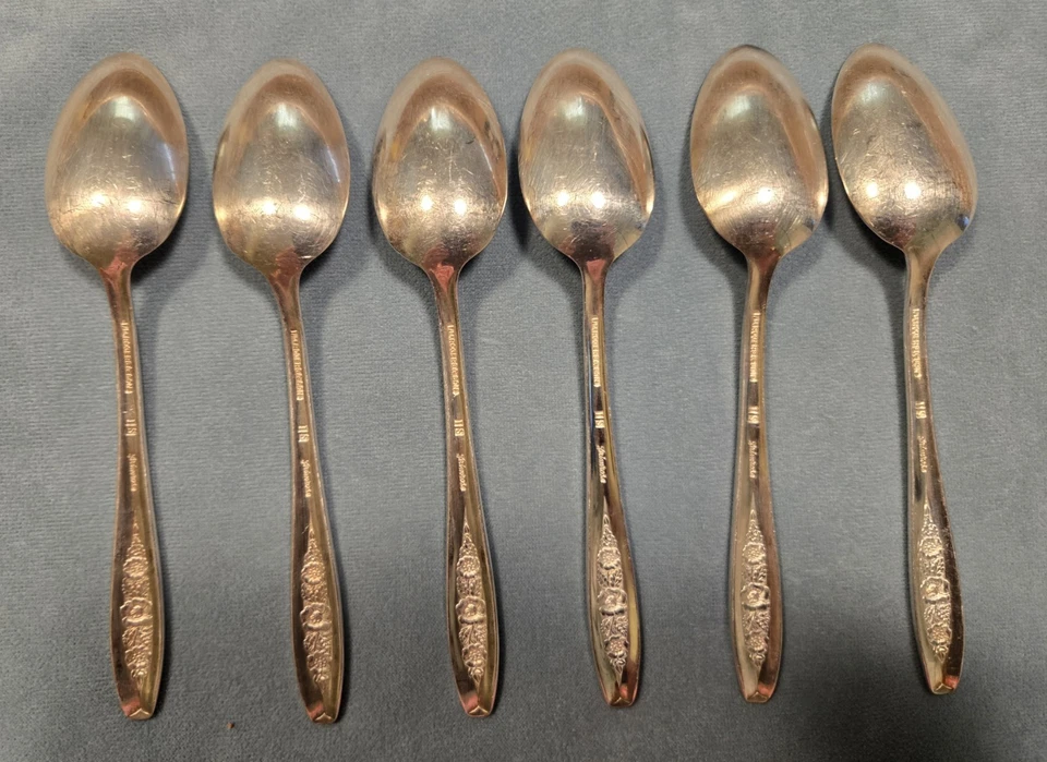 Juego de 6 cucharaditas plateadas de colección Wm Rogers & Sons IS Primrose Foto 2 de 4