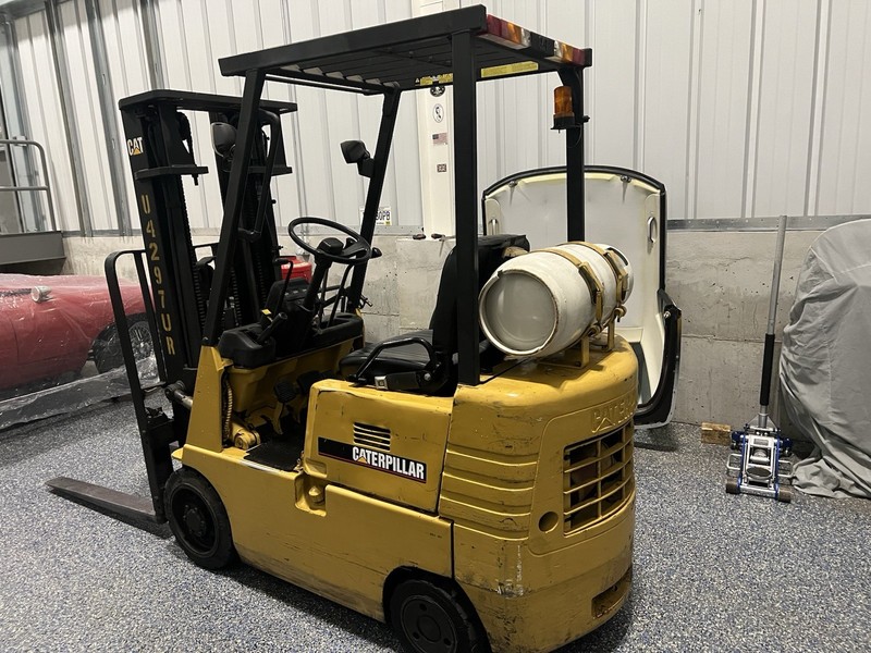 Caterpillar GC15 LPG Counterbalance Forklift Pneumatic Tires 4593 Hrs 2EM03171