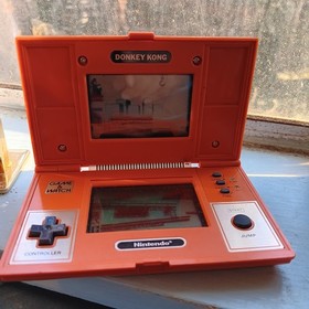 NINTENDO Donkey Kong Game and Watch in Excellent Condition (DK-52) 1982