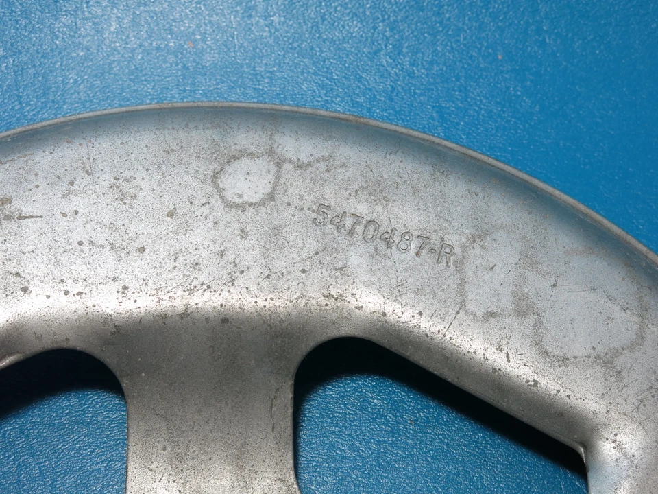 NOS GM 1969-1970 Pontiac Bonneville Catalina RH Disc Brake Splash Shield 5470487 - Image 3 of 4