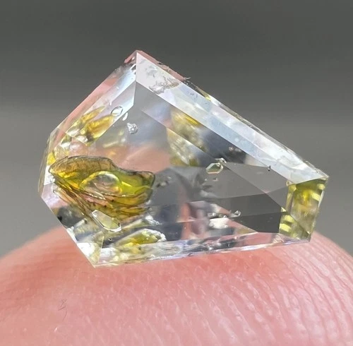 1.00 CT Ultra Rarest Fluorescent Inside PETROLEUM Diamond Quartz Cut Gemstone@PK