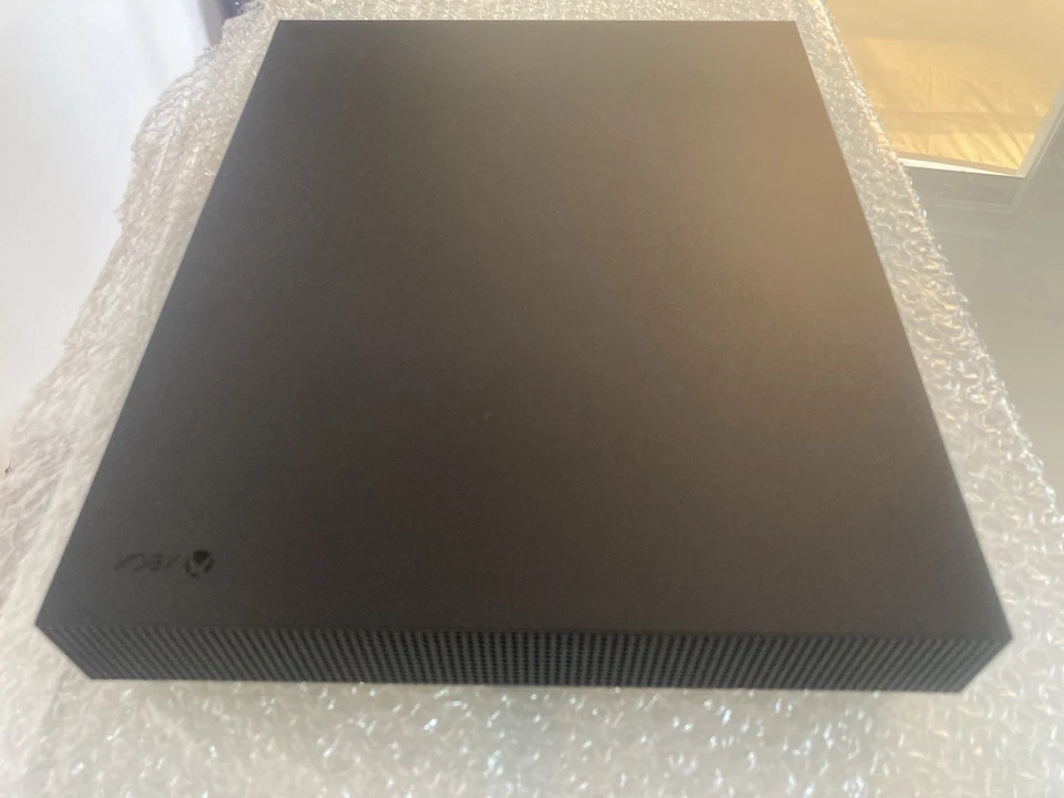 Microsoft Xbox One X -  Consola Negra 1TB Disco SSD Modelo 1787 - Imagen 3 de 4