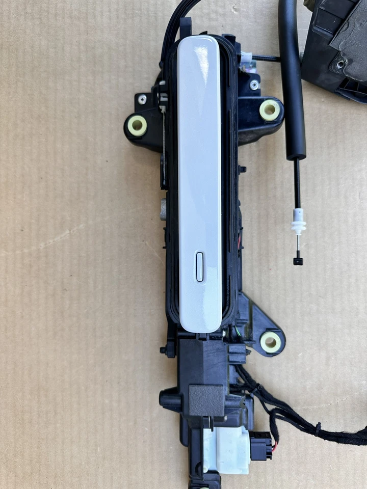 JAGUAR I-PACE MANIJA PUERTA DELANTERA IZQUIERDA SOPORTE EXTERIOR OEM 2019-2023 Foto 2 de 4