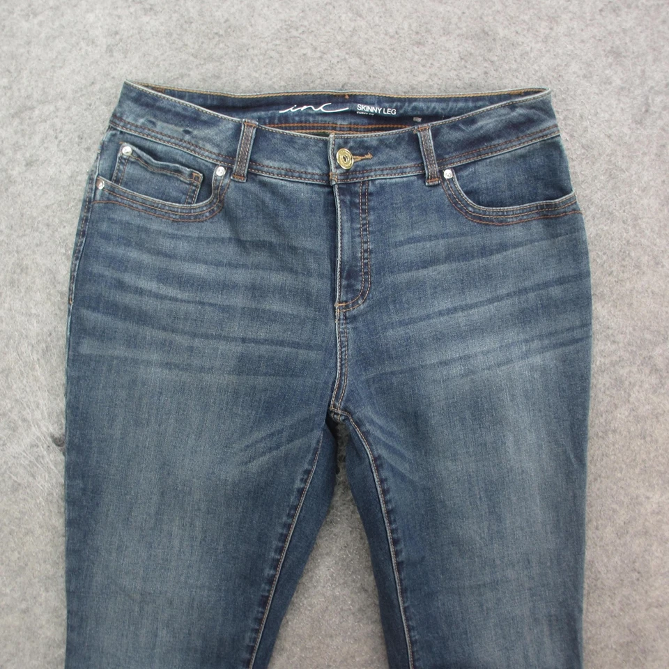 Pantalones de mezclilla INC para mujer 10 azules ajustados calce curvilíneo elástico lavado medio Foto 2 de 4