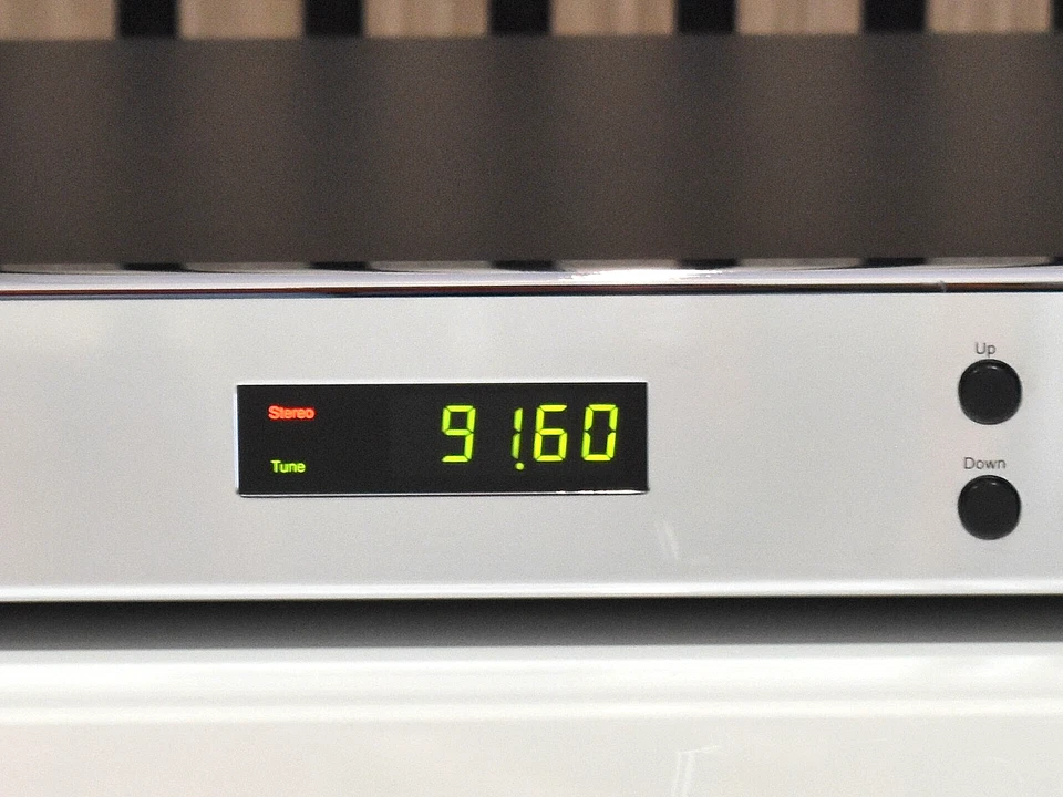 AURA TU-50 FM Tuner im Top Zustand Technisch einwandfrei - Bild 3 von 4