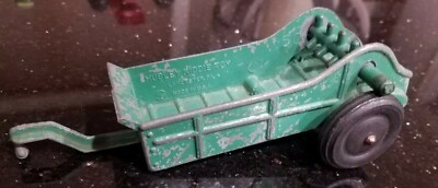 HUBLEY KIDDIE TOY GREEN MANURE SPREADER METAL TOY MADE IN USA 