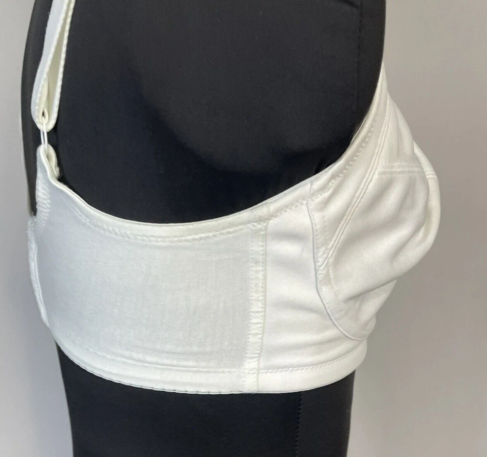 34DDD Lunaire 11111 Sports Bra White Coolmax Underwire  Discontinued - Image 4 of 4