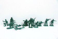 Army Figurines Green Plastic Lot 2