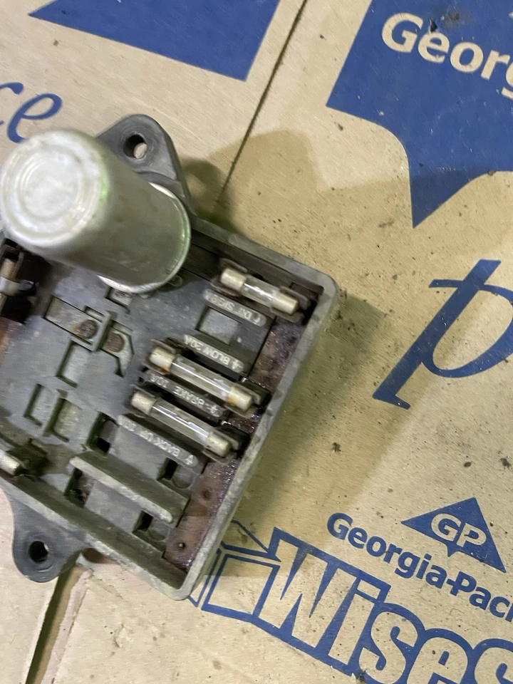 1956 Buick Special 2-D HT, плата предохранителей - Изображение 2 из 4