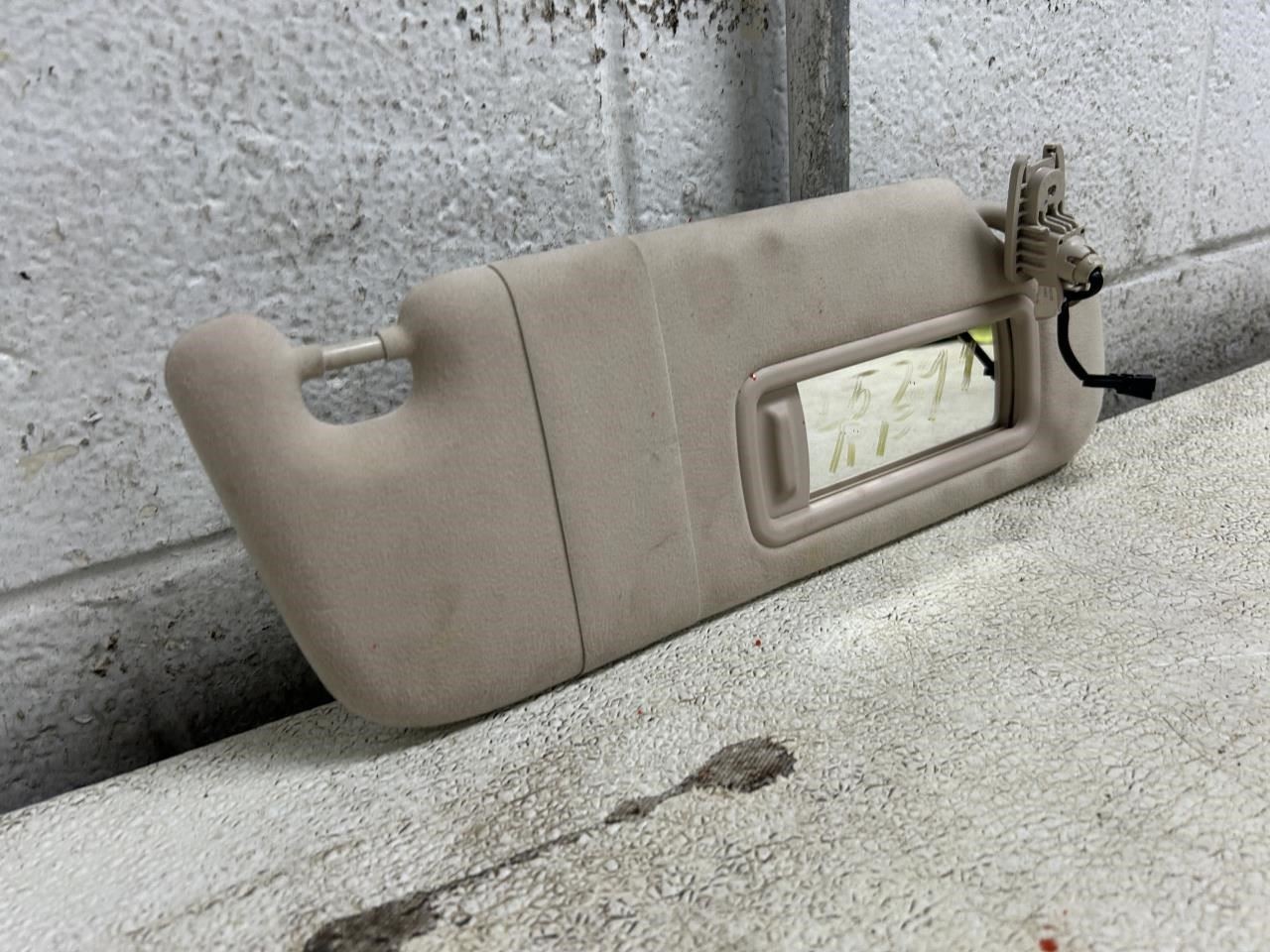 2022 MASERATI LEVANTE Passenger Right Side Tan Cloth Sun Visor W/Lighted Mirror