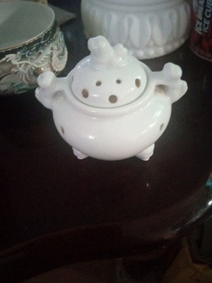 Vintage Porcelain White Foo Dog 3 Leg Small Mini Incense Burner Japan In EUC!