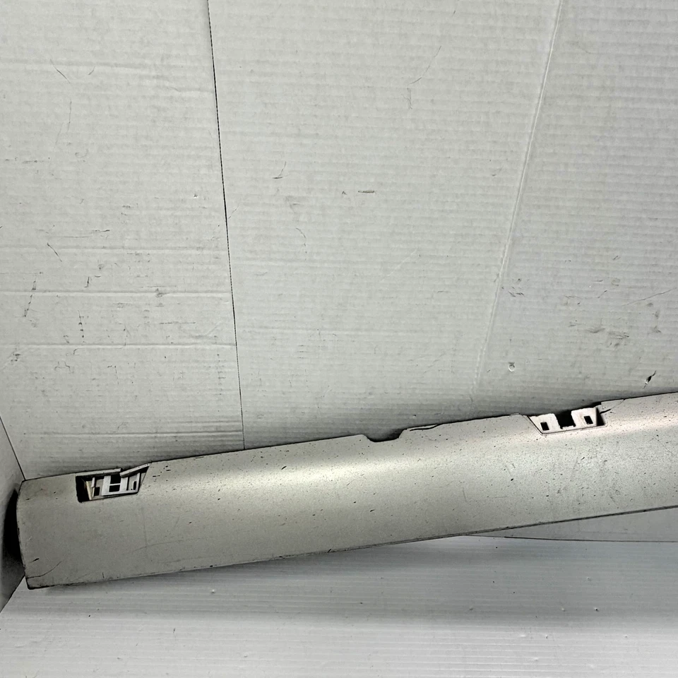 Б/У 2004 2005 PONTIAC BONNEVILLE ПЕРЕДНЯЯ ЛЕВАЯ КАЧАЮЩАЯСЯ ПАНЕЛЬ ОТДЕЛКА 25710463 OEM - Изображение 3 из 4