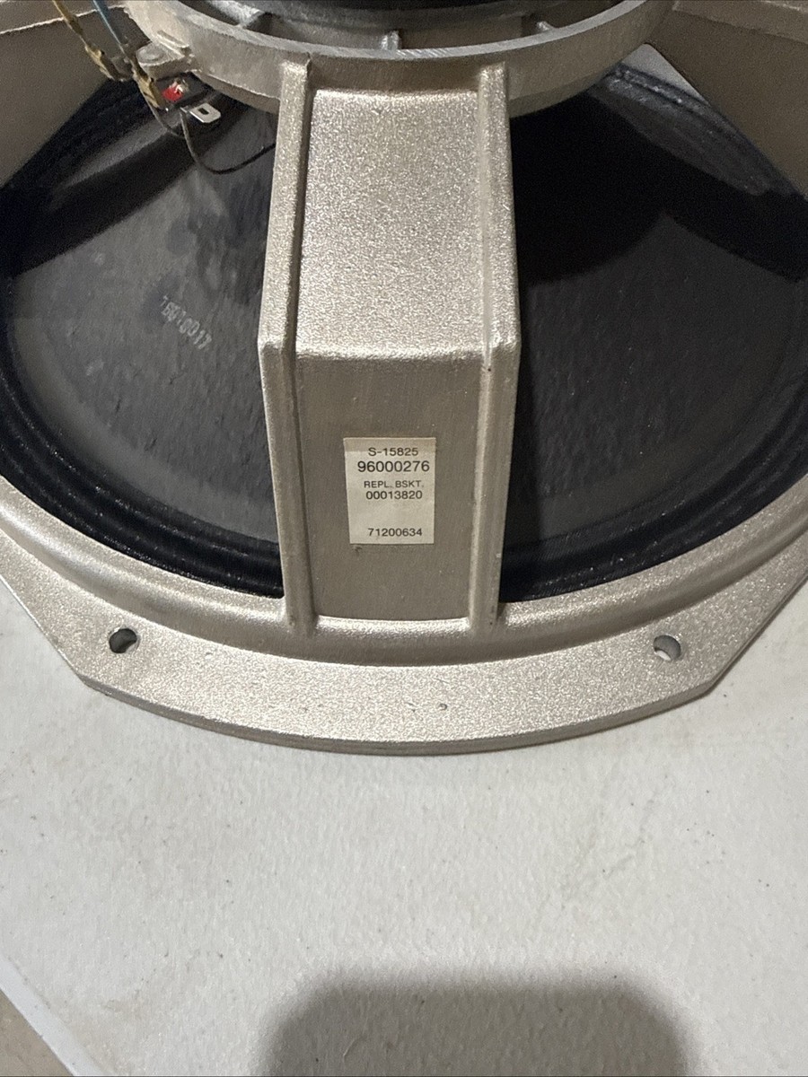 Peavey Scorpion SP-15825 15