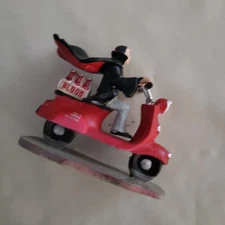 Lemax Spooky Town 2016 Vampire Blood Run Halloween Figurine 62425 USED