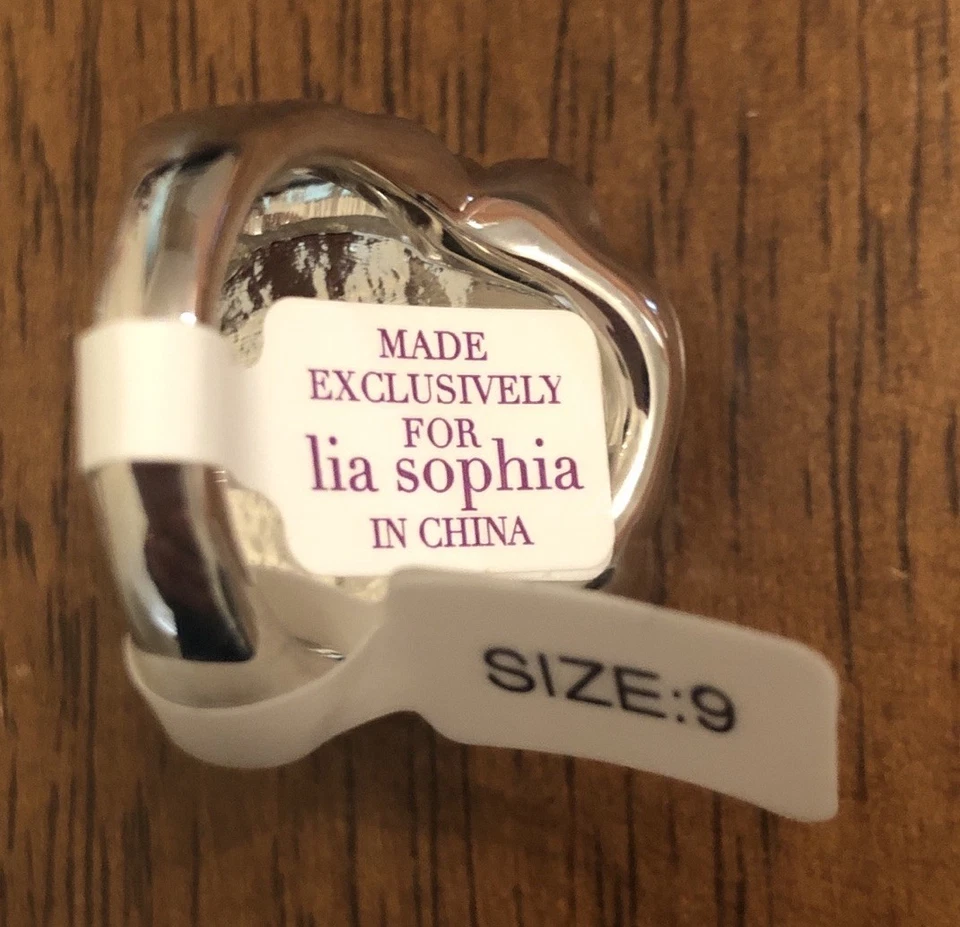 Anillo Lia Sophia llamativo/cóctel talla 9 azul oscuro centro piedra ovalada tono plata Foto 3 de 3