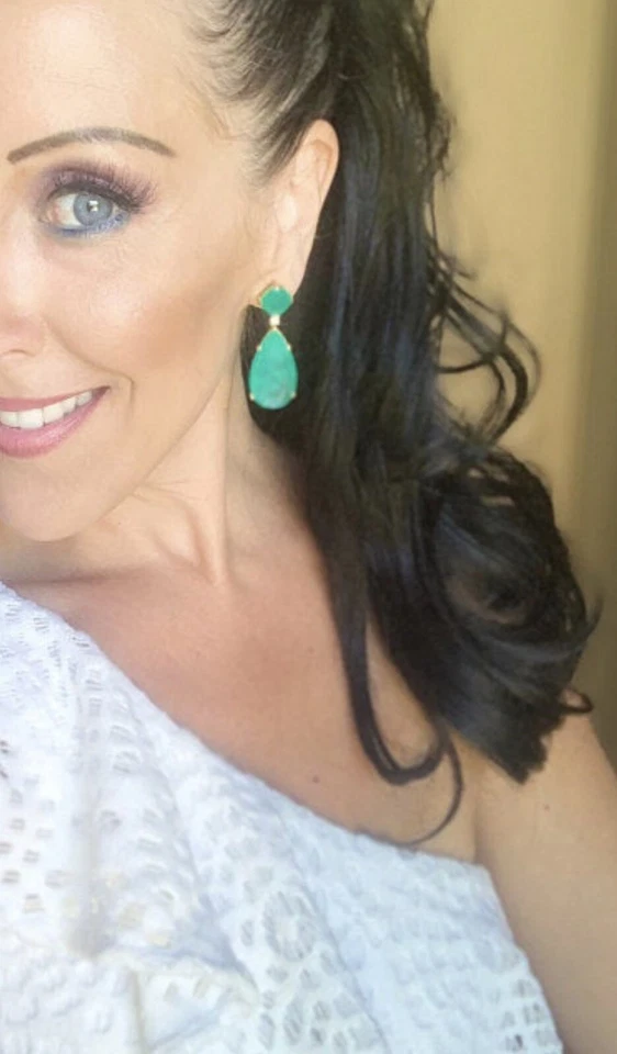 Celebrity 18k gold vermeil natural zambian emerald dangle drop luxury earrings - Image 3 of 4