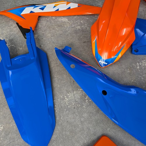 KTM 2024 2025 EXC XC-W EXC-F XCF-W Restyle Plastics kit + Fork guards - Picture 5 of 9