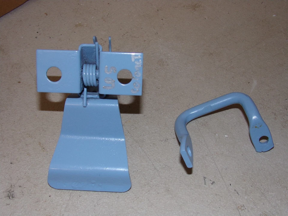 Dodge Coronet 1965 capó pestillo y captura OEM  Foto 4 de 4