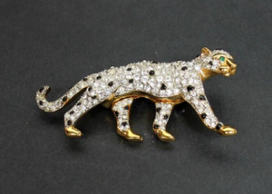 Authentic VINTAGE RETIRED SWAROVSKI PAVE CRYSTAL GOLD PLATED LEOPARD PIN BROOCH SIGNED