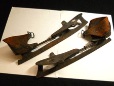 VINTAGE PAIR U.S.CLUB METAL/LEATHER ICE SKATES PRIMITIVE DECOR