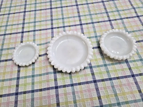 Vintage Hazel Atlas Set of 3 Nesting Sunflower Daisy White Milk Glass Ashtrays