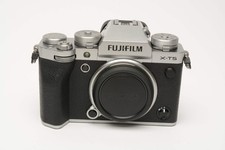 Fujifilm X-T5 40.2MP Mirrorless Camera body Silver Only 7K Acts, Great 