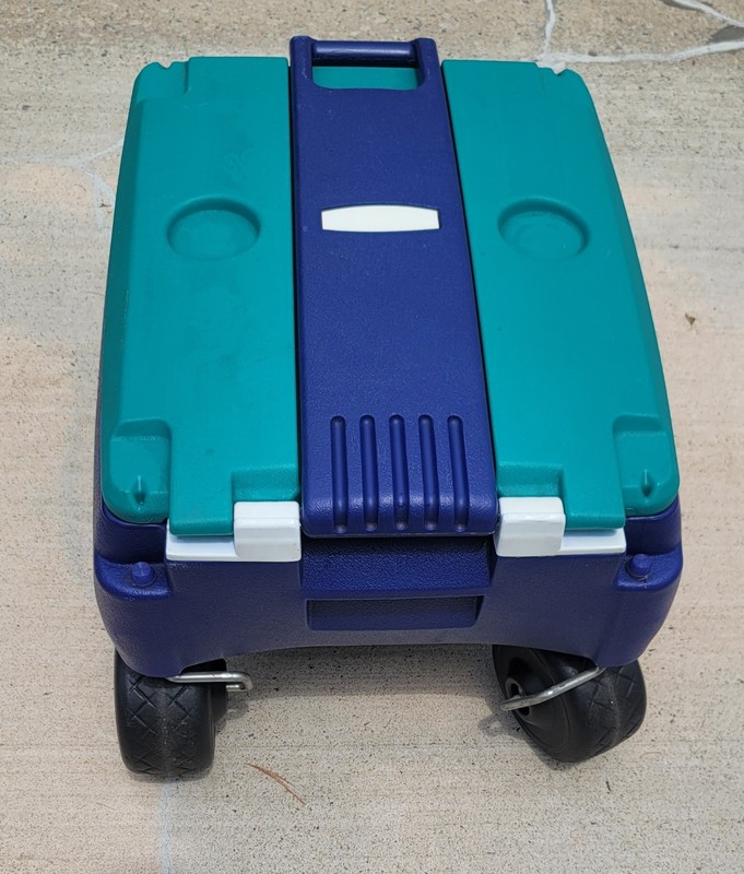 Vintage 1996 Rubbermaid Rolling Cooler 60 qt