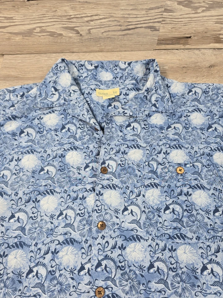 Trader Bay Men's Short Sleeve Button Down Tropical Hawaiian Camp Shirt Size XL  - Image 4 of 4