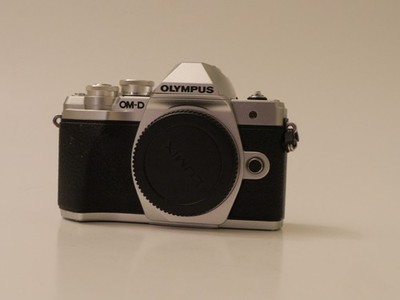 Olympus OM-D EM10 Mark III Mirrorless Camera Shuttercount 15k NICE