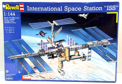 Revell 1:144 NASA International Space Station ISS Sealed Inside Model Kit