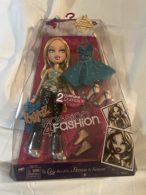 2006 Bratz Passion 4 Fashion Cloe Doll w/ 2 Complete Outfits MGA Sealed NIB