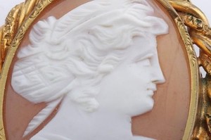 Authentic Antique Motif Cameo Brooch Needle Gold Plated Antique Top