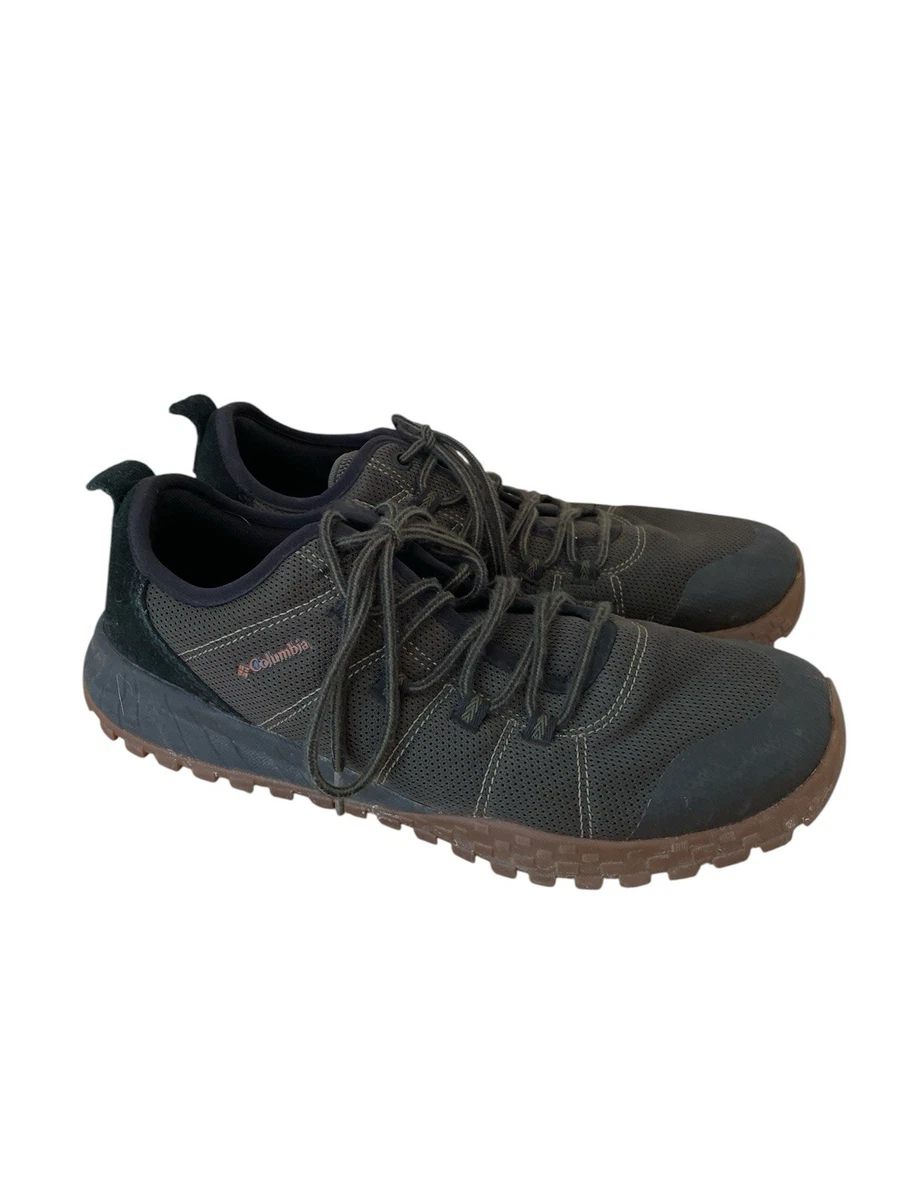 Gray Columbia Medium Width Hiking Shoes & Boots for Men for  display picture 3