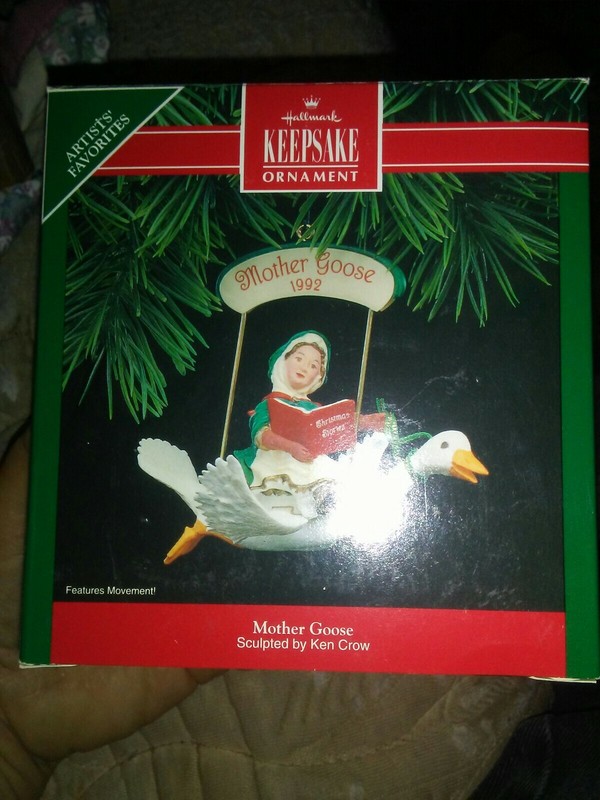 MOTHER GOOSE FEATURES MOVEMENT HALLMARK KEEPSAKE ORNAMENT 1992