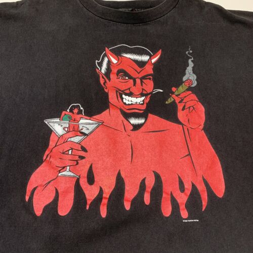 Vintage Red Devil Fashion Victim T Shirt Single Stitch USA Made Anime Sexy XL - Afbeelding 1 van 9