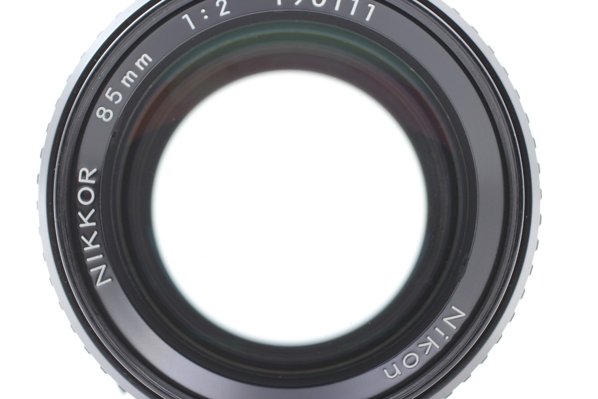【極美品】動作◎ ニコン Ai Nikkor 85mm F2 745 Amazon.co.jp: Nikon ニコン Ai-S NIKKOR 85mm F2 : 家電＆カメラ