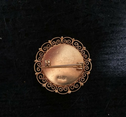 Vintage Gold Toned, Polished Stone Italian Brooch (Italian Onyx or White Agate?) - Picture 5 of 5