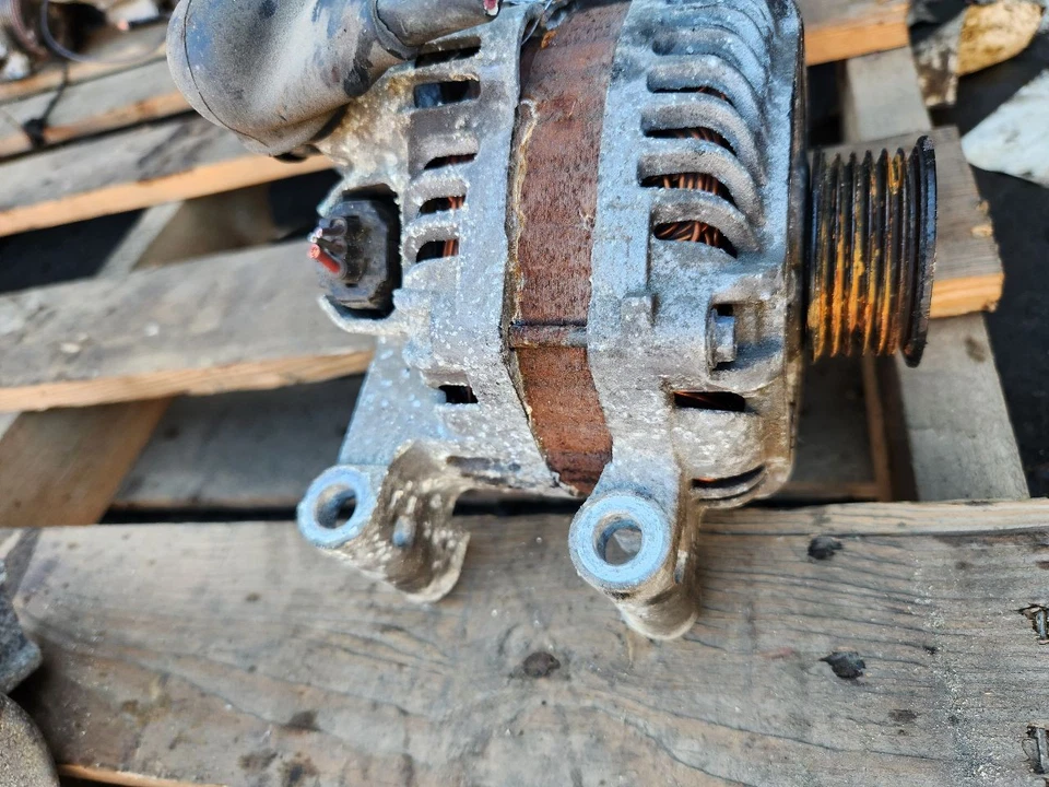 Used Alternator fits: 2010 Ford Explorer 4.0L 120 amp Grade A Foto 2 de 4