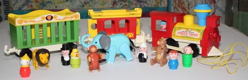 VTG Fisher Price Little People #991 Circus Train + 7 Little People & 4 Animals